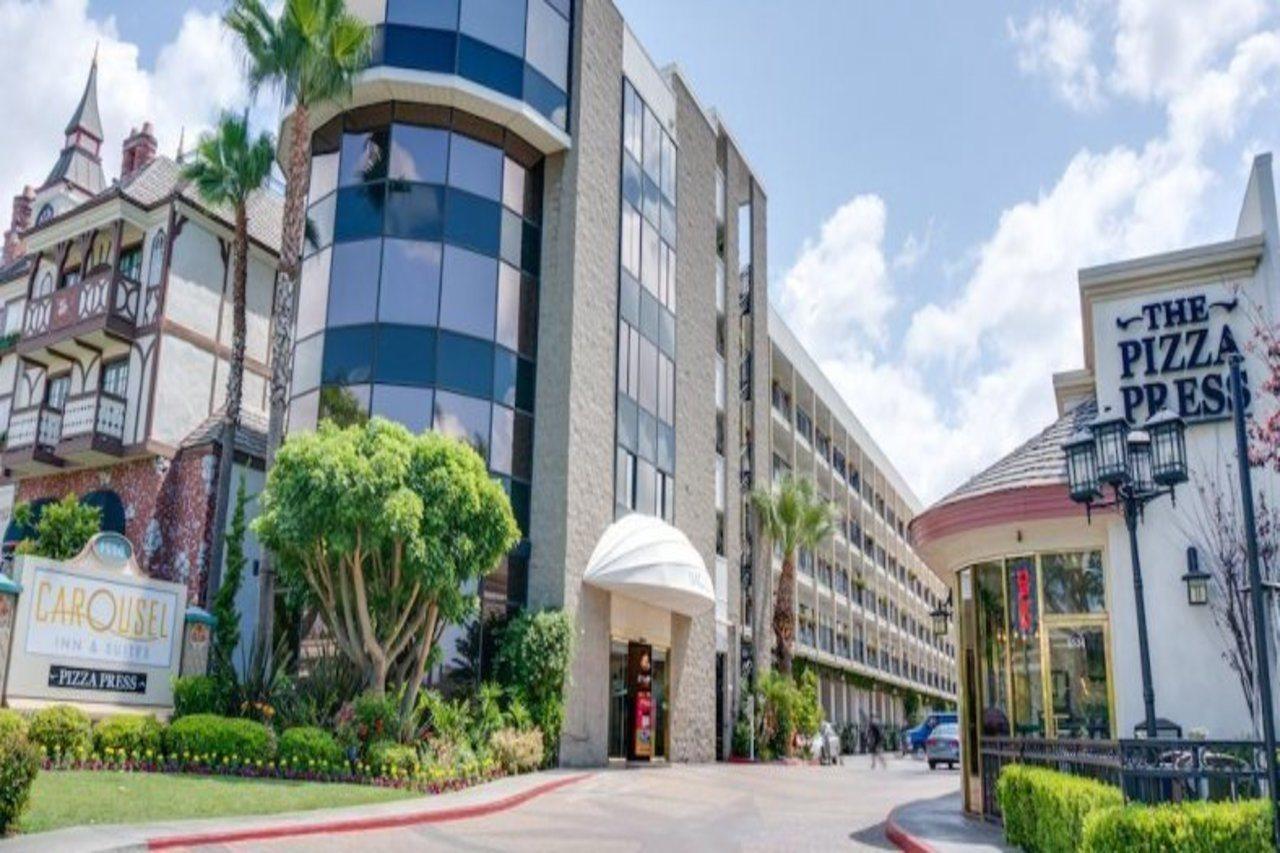 Carousel Inn And Suites Anaheim Esterno foto