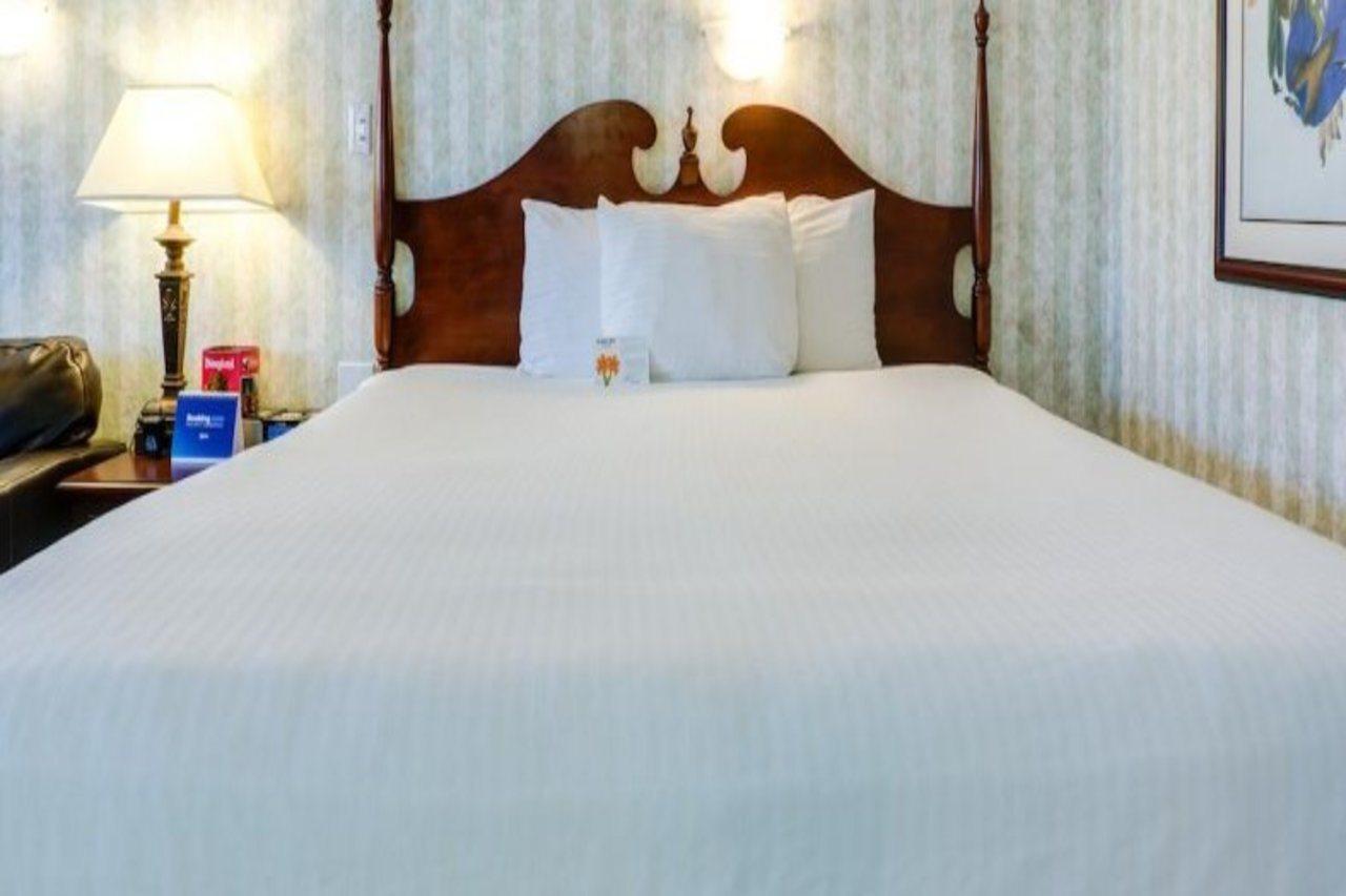 Carousel Inn And Suites Anaheim Esterno foto