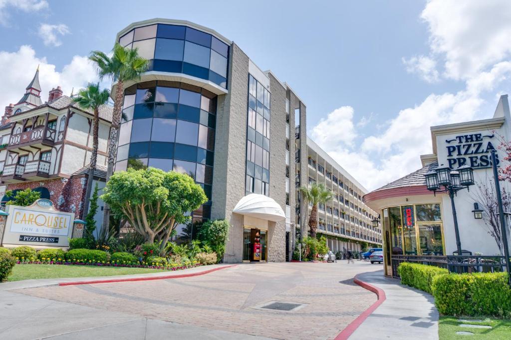 Carousel Inn And Suites Anaheim Esterno foto