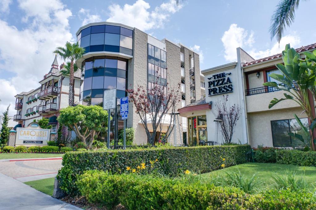 Carousel Inn And Suites Anaheim Esterno foto