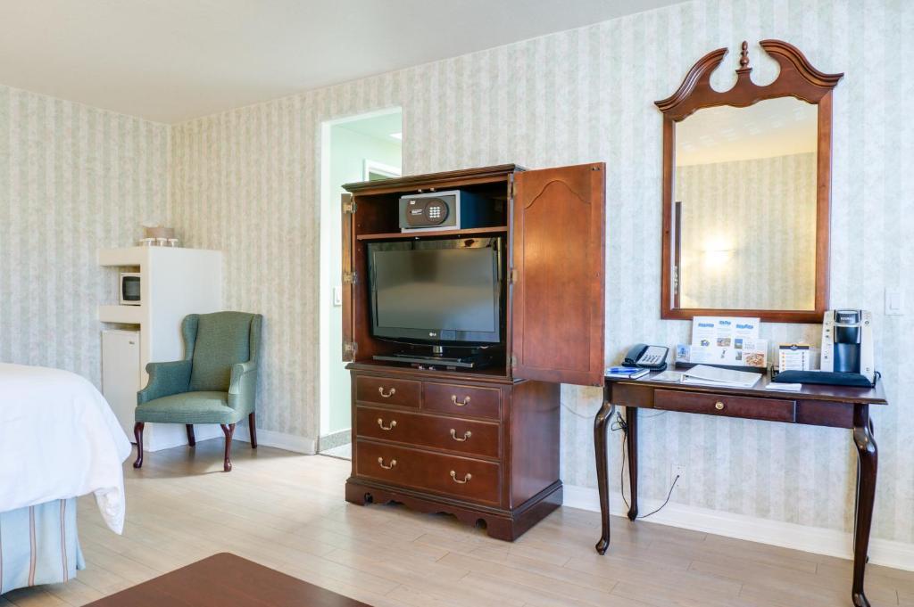 Carousel Inn And Suites Anaheim Esterno foto