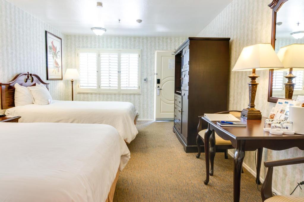 Carousel Inn And Suites Anaheim Esterno foto