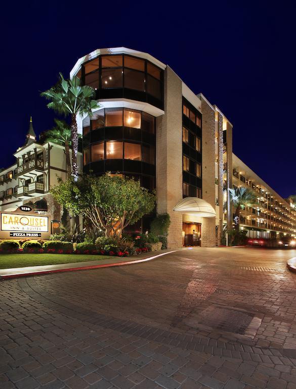 Carousel Inn And Suites Anaheim Esterno foto
